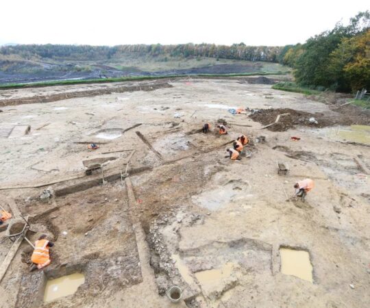 ARS staff excavating on site © Copyright ARS Ltd 2022